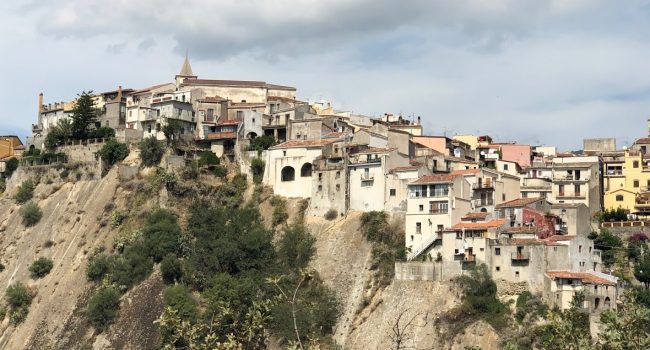 モッタ・カマストラ村